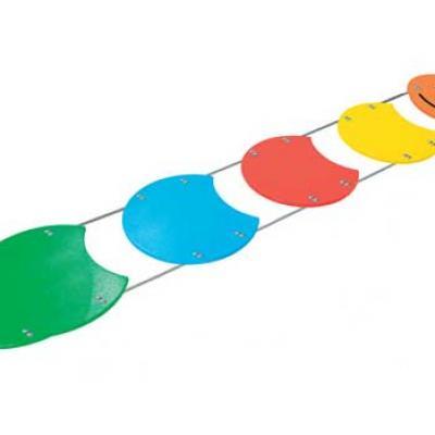 冒险公园 行走障碍 毛毛虫桥